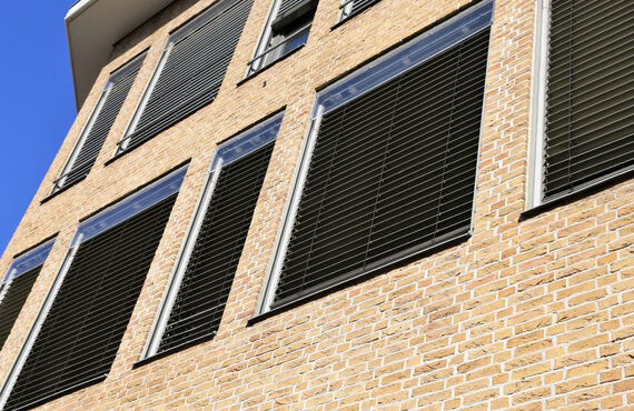 マンションのシャッター工事も承っています | 大阪のシャッター工事なら実績の株式会社ビーライフワーク